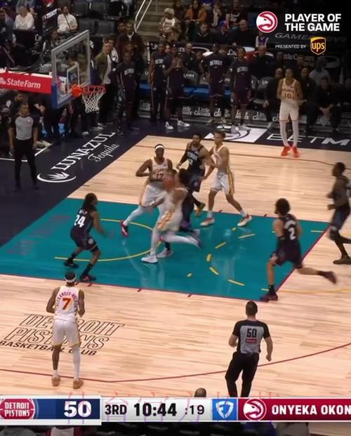 杰伦-约翰逊全场16投9中,得到23分11篮板6助攻1抢断2盖帽 杰伦-约翰逊全场16投9中,得到23分11篮板6助攻1抢断2盖帽